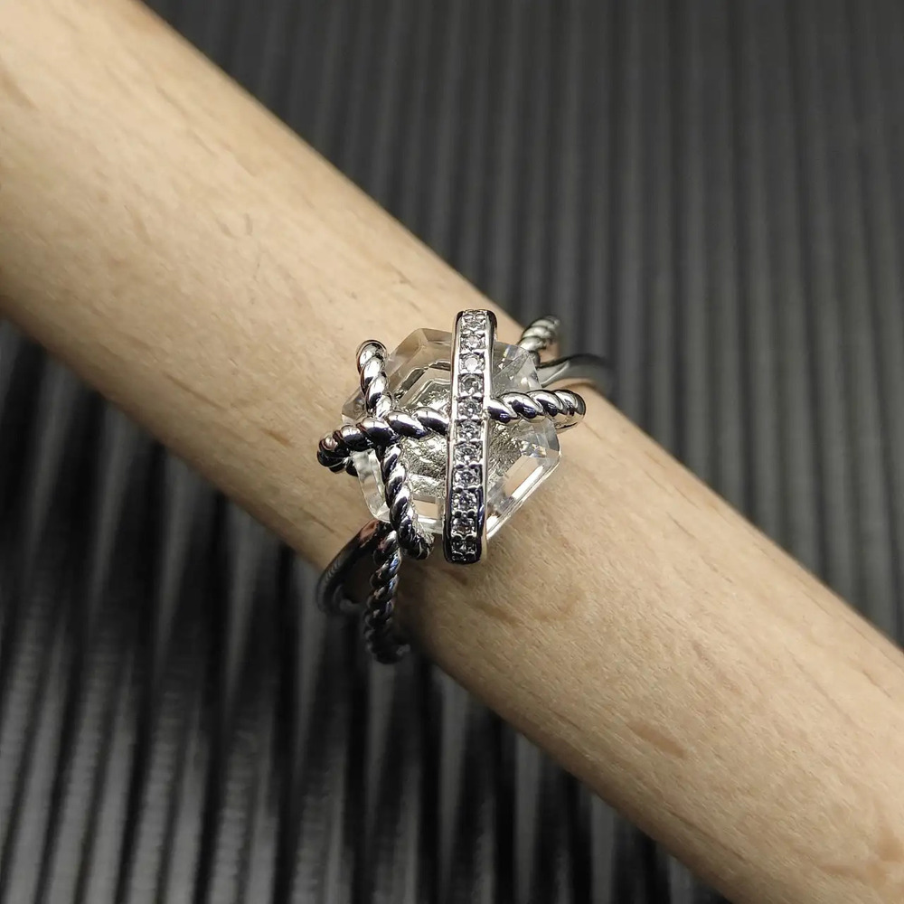David Yurman hexagonal white diamond ring - Picture 3 of 5